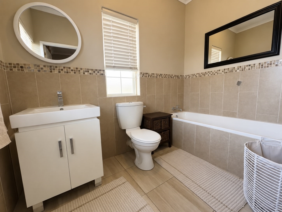 4 Bedroom Property for Sale in Waterval East North West
